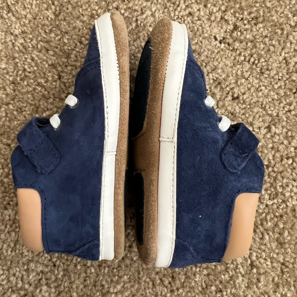 Robeez Navy Suede Leather Baby Shoes. Size 5